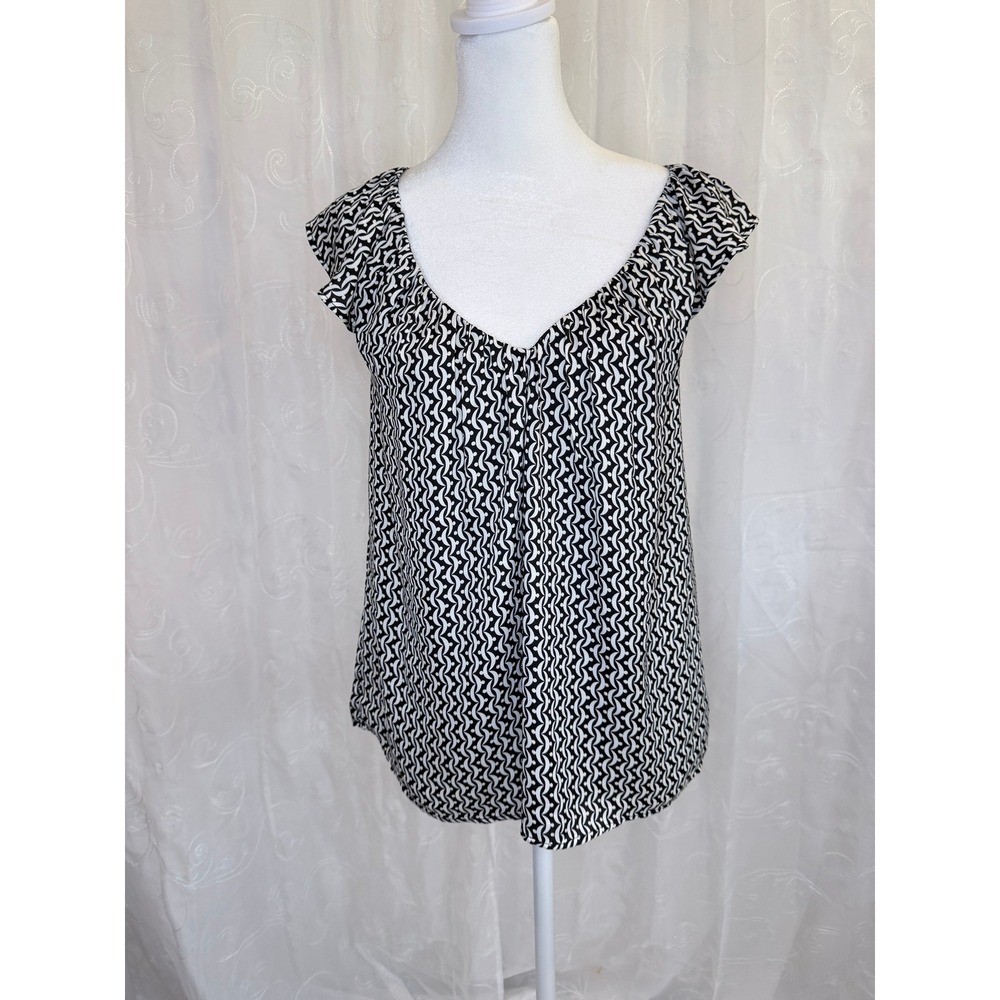 Ann Taylor Womens office XS Black White Geometric Flutter Cap Sleeve